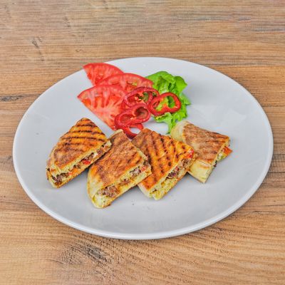 Pastırmalı Bazlama Tost