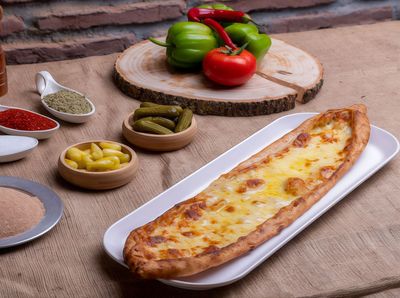 Kaşarlı Pide