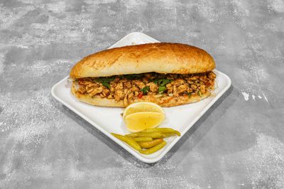 Somun Ekmek Arası Et Tantuni