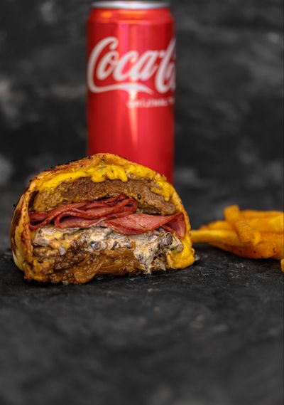Calzone Bacon Burger Menü