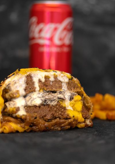 Calzone Rokfor Burger Menü