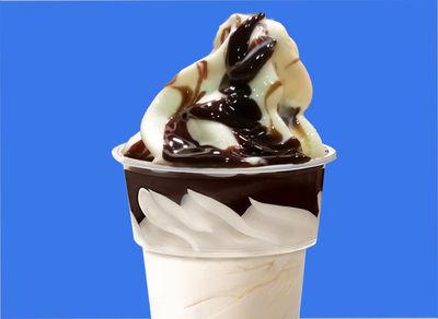 Big Sundae (Çikolata Soslu)