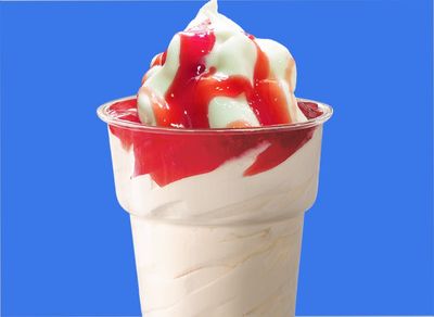 Big Sundae (Çilek Soslu)