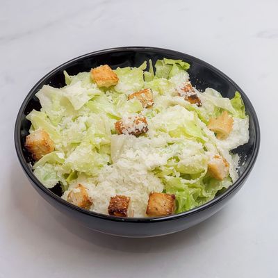 Bol Tavuklu Sezar Salata