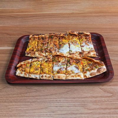 Kıymalı Yumurtalı Pide