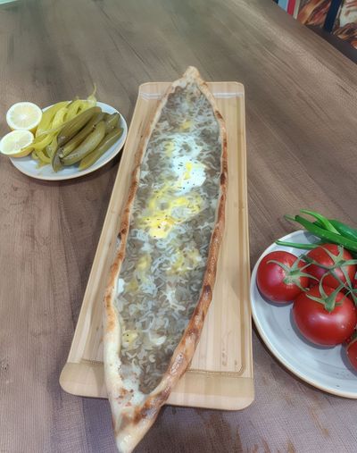 Bafra Usulü Kıymalı Yumurtalı Pide (Açık)
