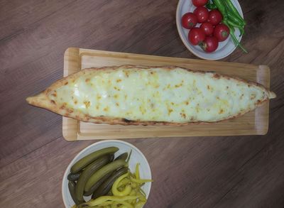 Kaşar Peynirli Pide (Açık)