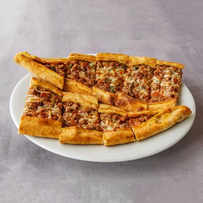 Kuşbaşı Yumurtalı Pide
