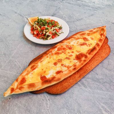 Kaşarlı Yumurtalı Pide