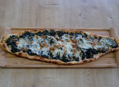 Ispanaklı Peynirli Pide