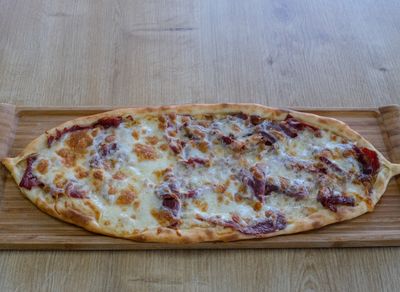 Pastırmalı Kaşarlı Pide