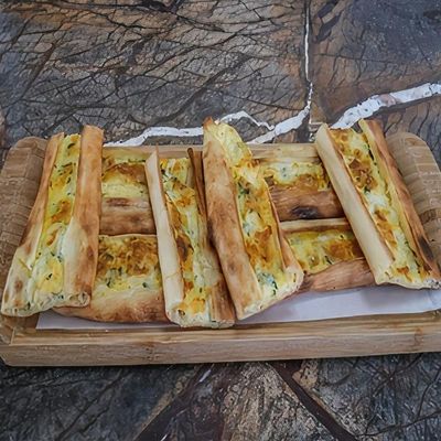 Peynirli Pide (Kapalı)