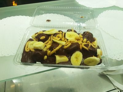 Muzlu & Yer Fıstıklı Profiterol (600 gr.)