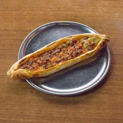 Kuşbaşılı Cantık Pide