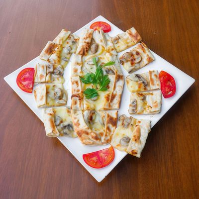 Mantarlı Kaşarlı Pide