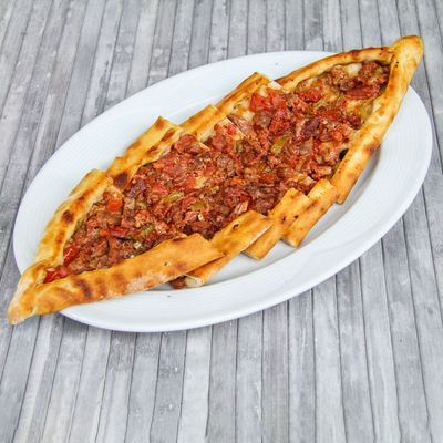 Kuşbaşılı Kaşarlı Mantarlı Pide