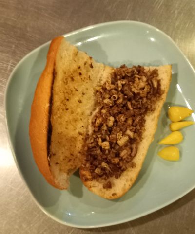 Çeyrek Ekmek Arası Kuzu Kokoreç