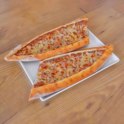 Kuşbaşılı Kaşarlı Pide