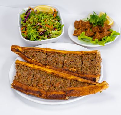 Kıymalı Kaşarlı Pide