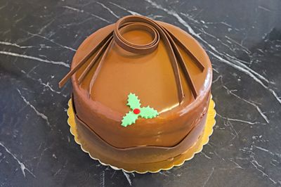 Fıstıklı Çikolatalı Pasta (8 Kişilik)