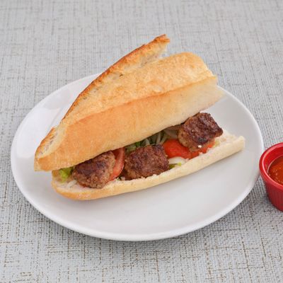 Yarım Ekmek Arası Izgara Köfte