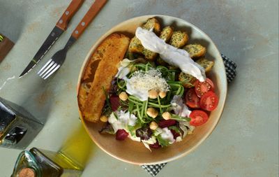 Sakarca Mücverli Salata