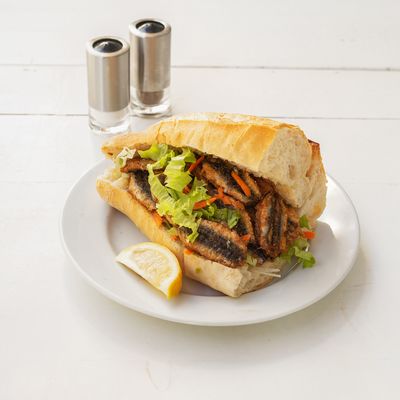 Ekmek Arası Hamsi