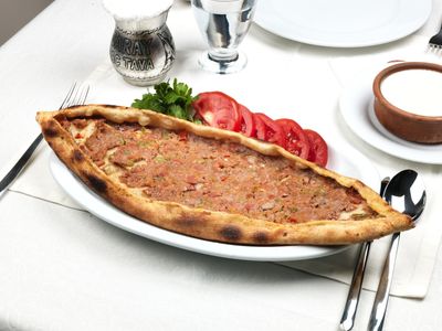 Kavurmalı Pide