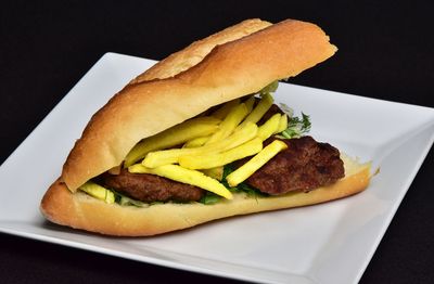 Ekmek Arası Izgara Köfte