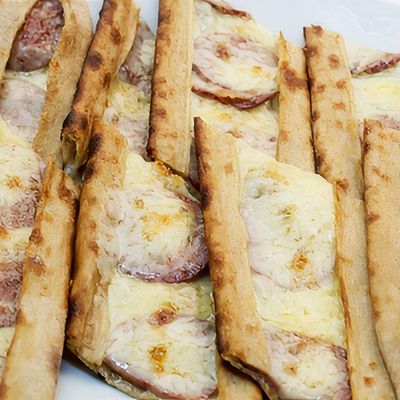 Sucuklu Kaşarlı Pide