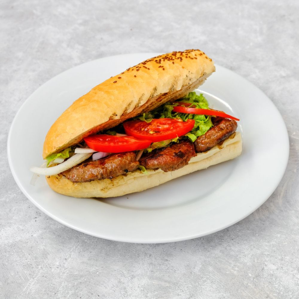 Yarım Ekmek Köfte & Sucuk Karışık