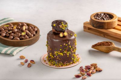 Fıstıklı Akışkan Çikolatalı Pasta