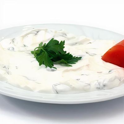 Yoğurtlu Semizotu Salatası