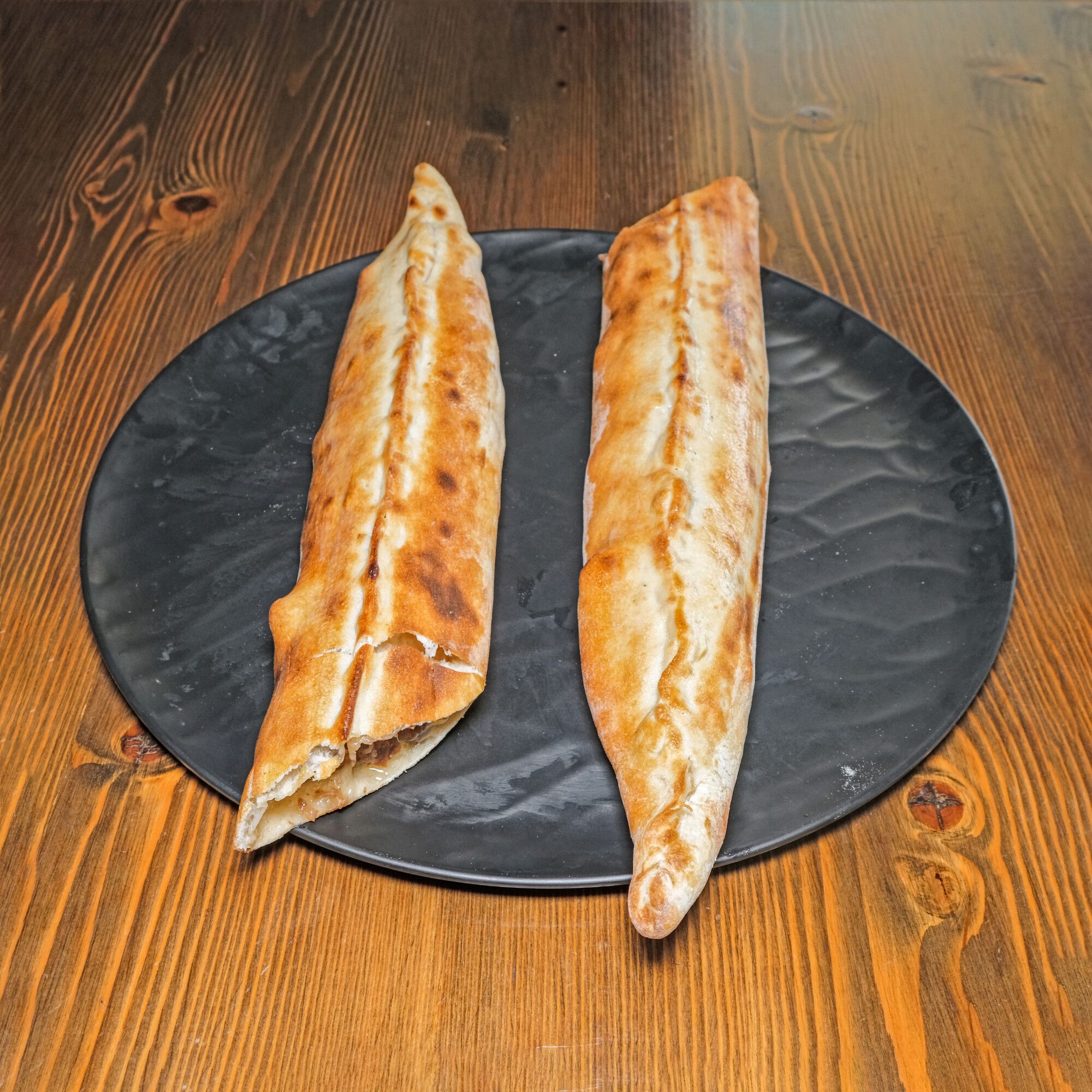 Kavurmalı Kaşarlı Pide