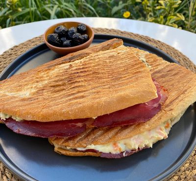 Kavurma Amerikan Tost