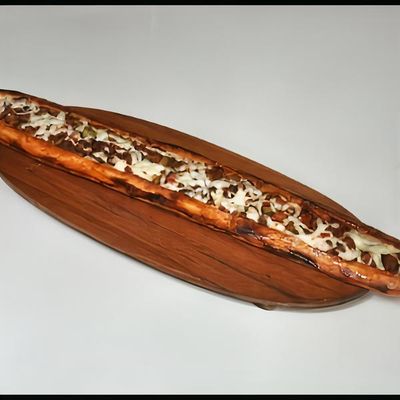 Kuşbaşılı Kaşarlı Pide