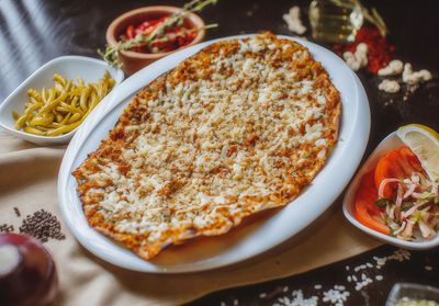 Kaşarlı Antep Lahmacun