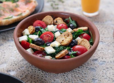 Simit Gevrekli Kahvaltı Salatası