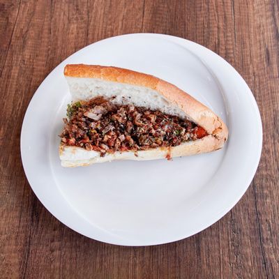 Yarım Ekmek Arası Sebzeli Kokoreç