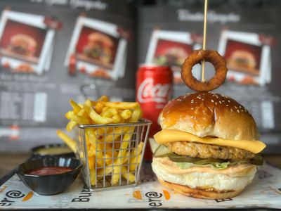 Chicken Cheeseburger Menü