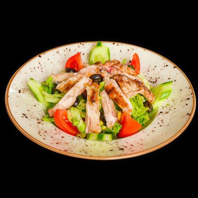 Izgara Tavuklu Salata
