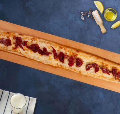 Pastırmalı Kaşarlı Pide