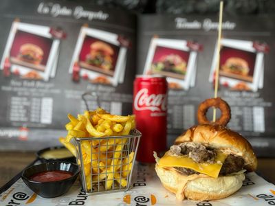 Kavurmalı Burger (150 gr.) Menü