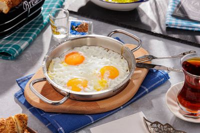 Sahanda Tereyağlı Yumurta