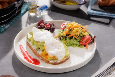 Avokadolu Poşe Yumurta