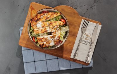 Izgara Tavuklu Sezar Salata