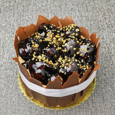 Profiterollü Mono Pasta