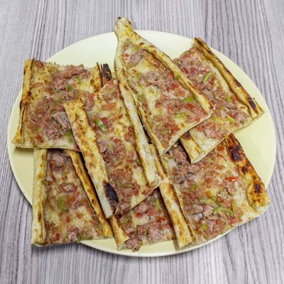 Kaşarlı Etli Ekmek