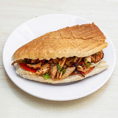 Bakkal Ekmek Arası Tavuk Döner