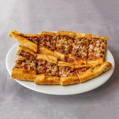 Kuşbaşılı Yumurtalı Pide